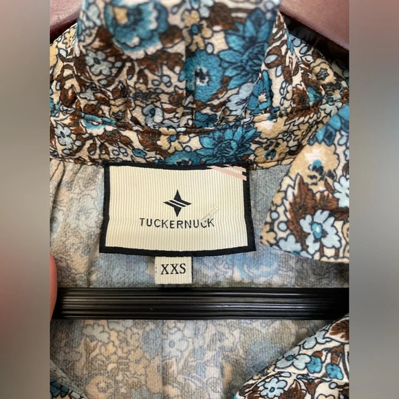 NWOT Tuckernuck|| Robin's Egg Floral Schuyler Blouse, Fits up to a small - Picture 5 of 8